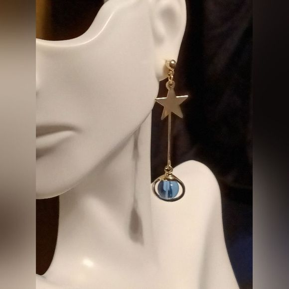Astronaut, Planet & Stars Dangle Earrings - Picture 2 of 6
